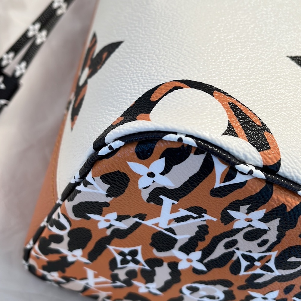 Louis Vuitton Neverfull MM Jungle Giant - Picture 8 of 16
